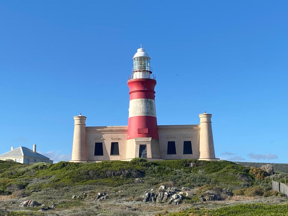 Zuidste Huisie Fisherman'S Cottage Struisbaai Exteriör bild
